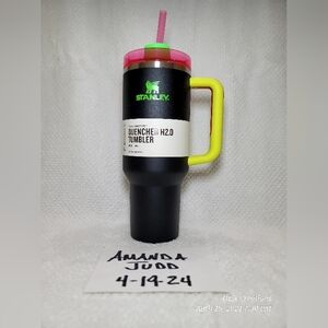 BNWT Stanley 40 oz Black Neon